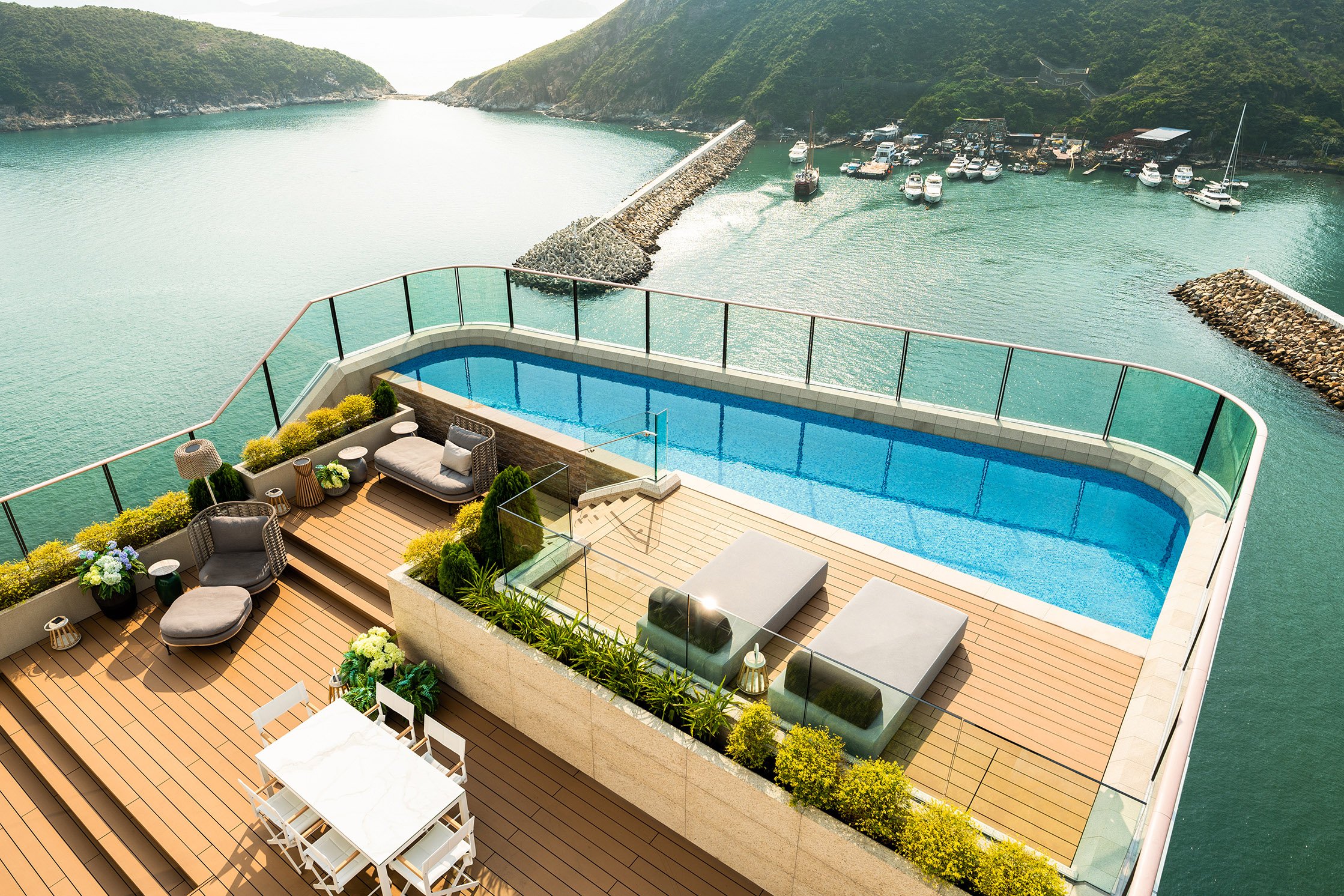 A closer look at Luxury Penthouse Suites With Private Pools